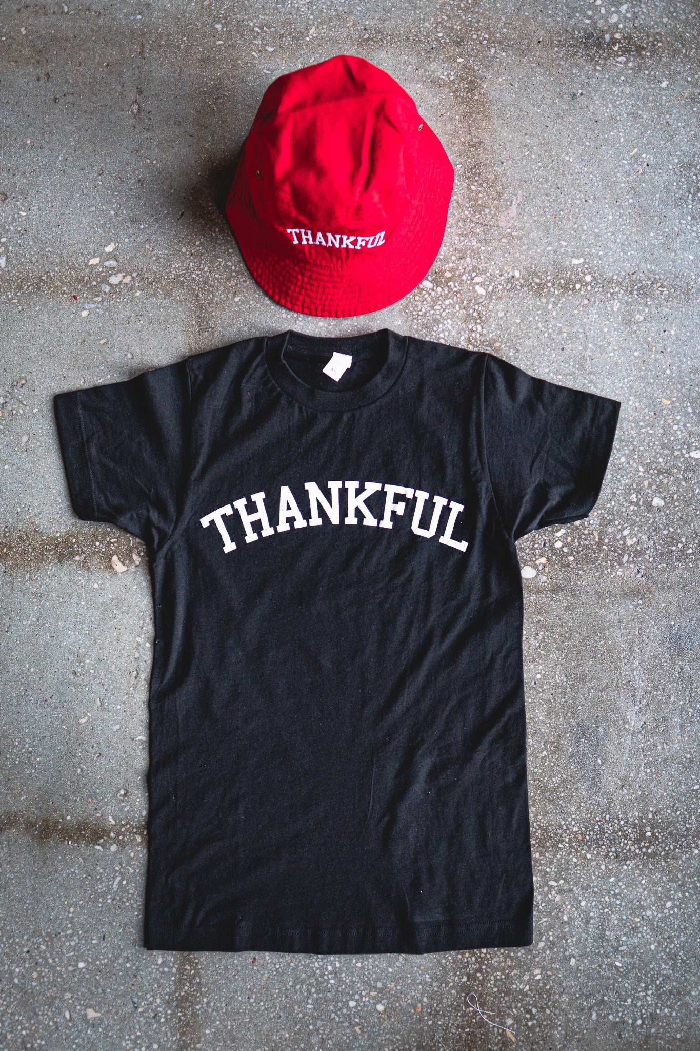 Thankful Adult Box T-Shirt & Red Bucket Hat Bundle