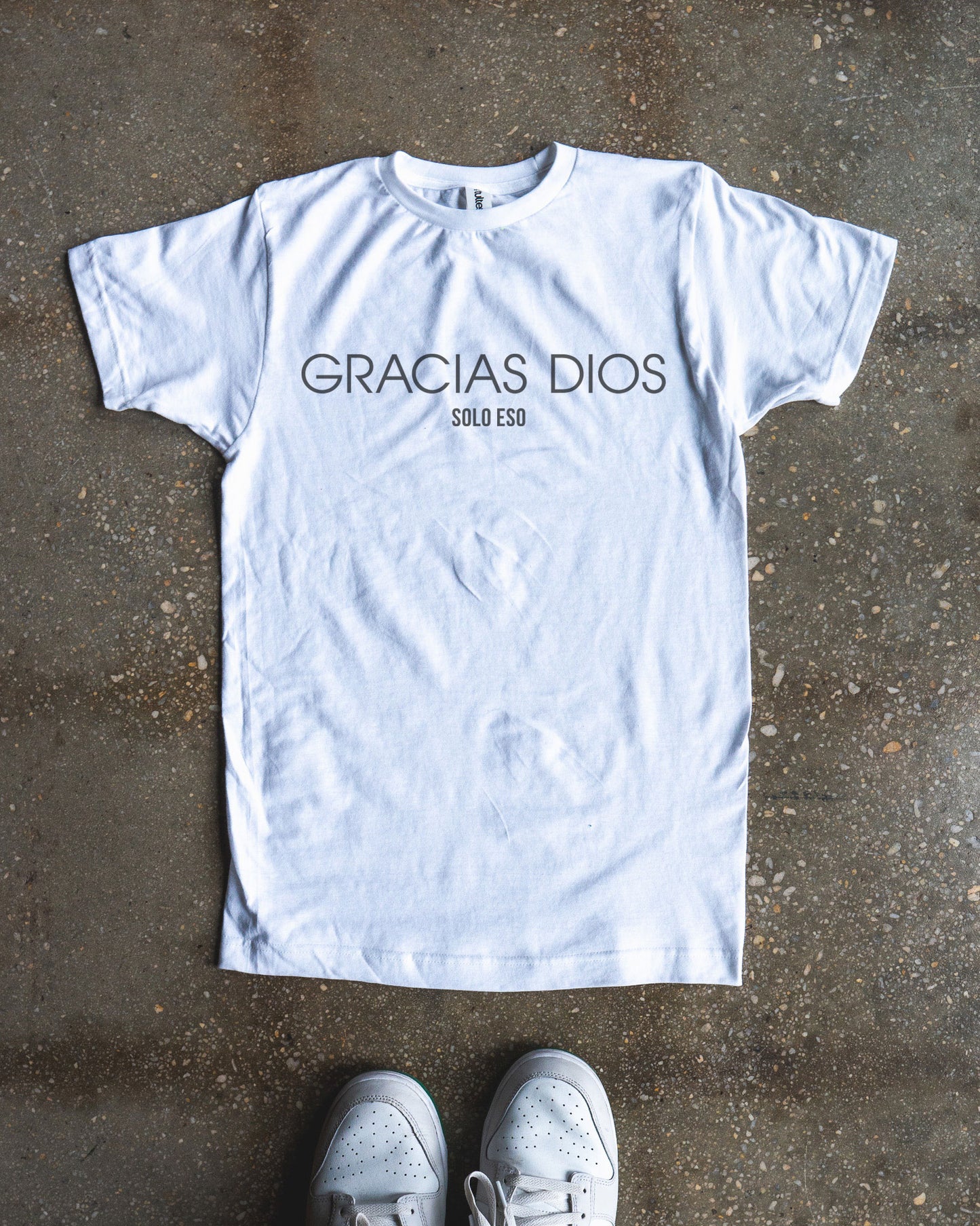 Gracias Dios Solo Eso Adult Box T-Shirt