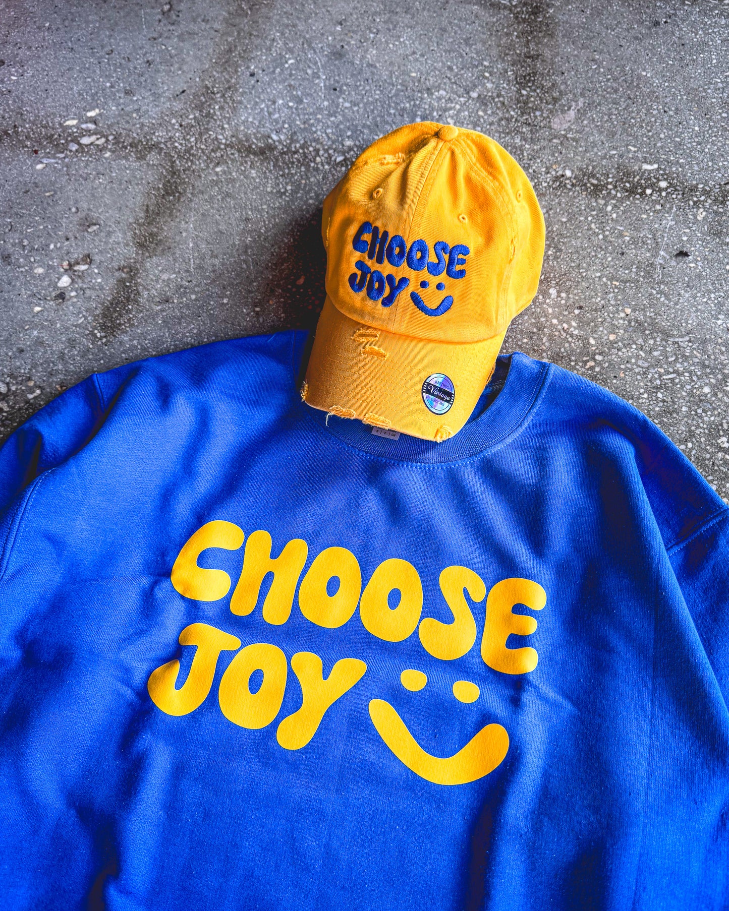 Choose Joy Adult Sweatshirt & Gold Distressed Hat Bundle